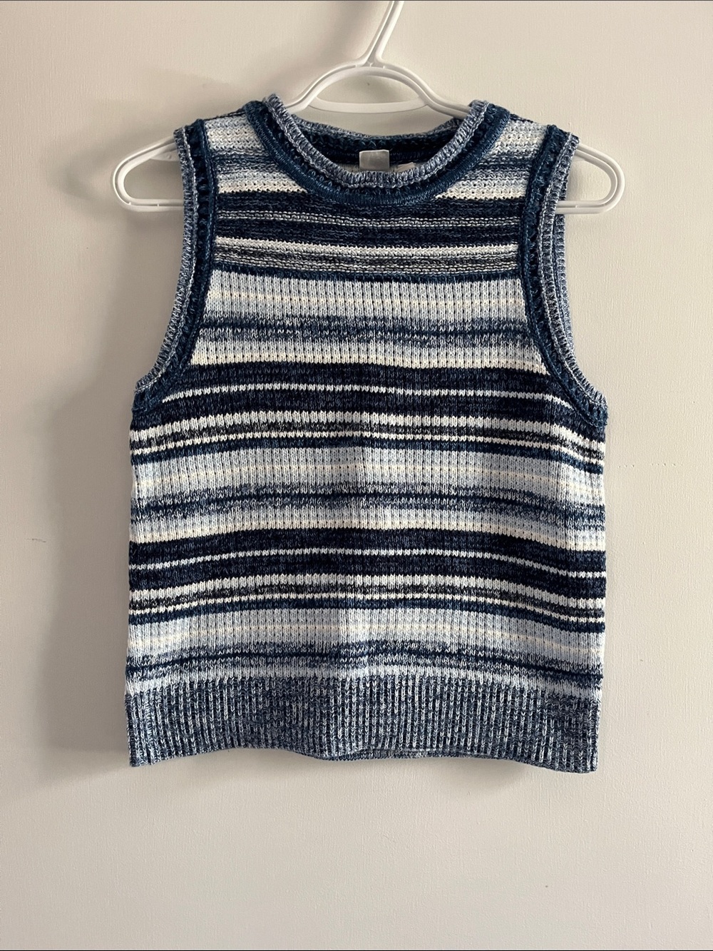 Sleeveless knit top